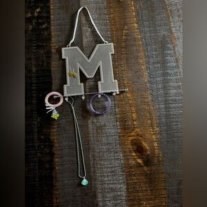 M Jewelry Holder Wall Hanging with Mesh Earrings Holder Adjustable Ribbon